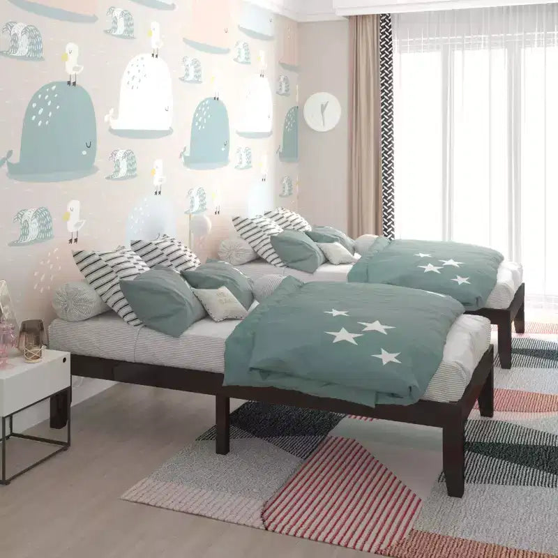 Cadre de lit en bois et matelas