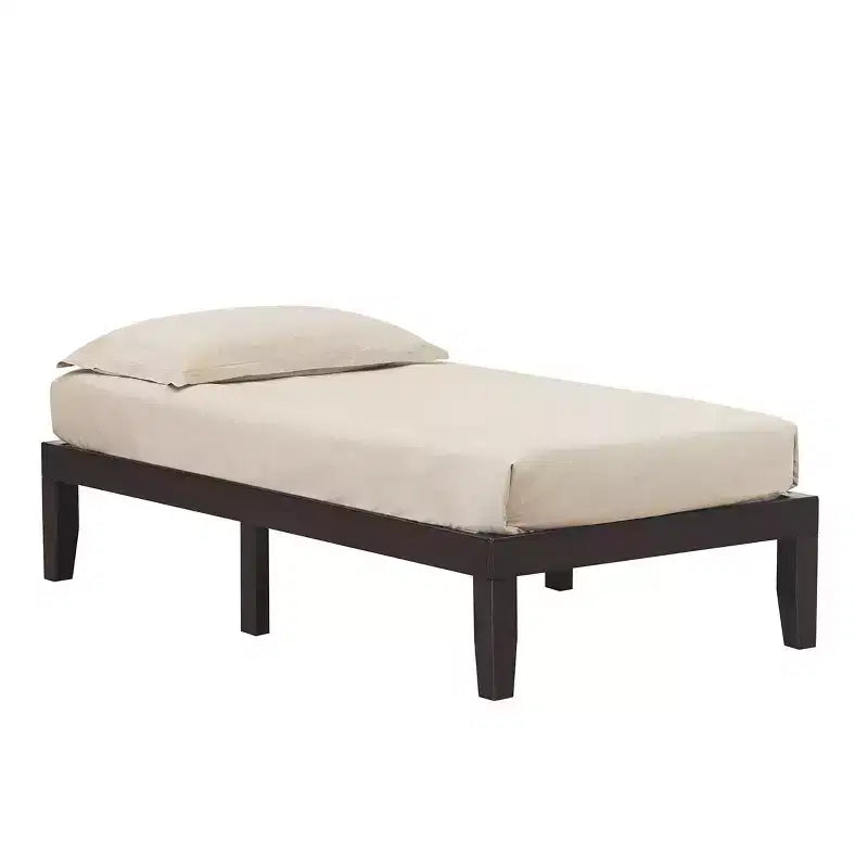 Cadre de lit en bois et matelas