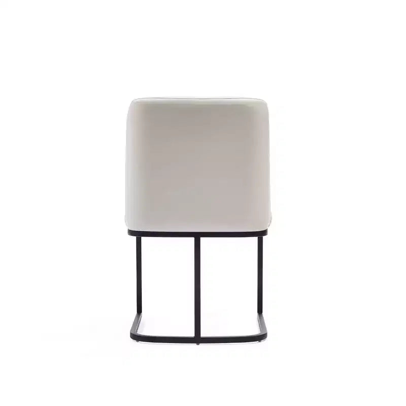 Deux chaises de salle à manger